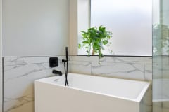 lindsay-master-bathroom2