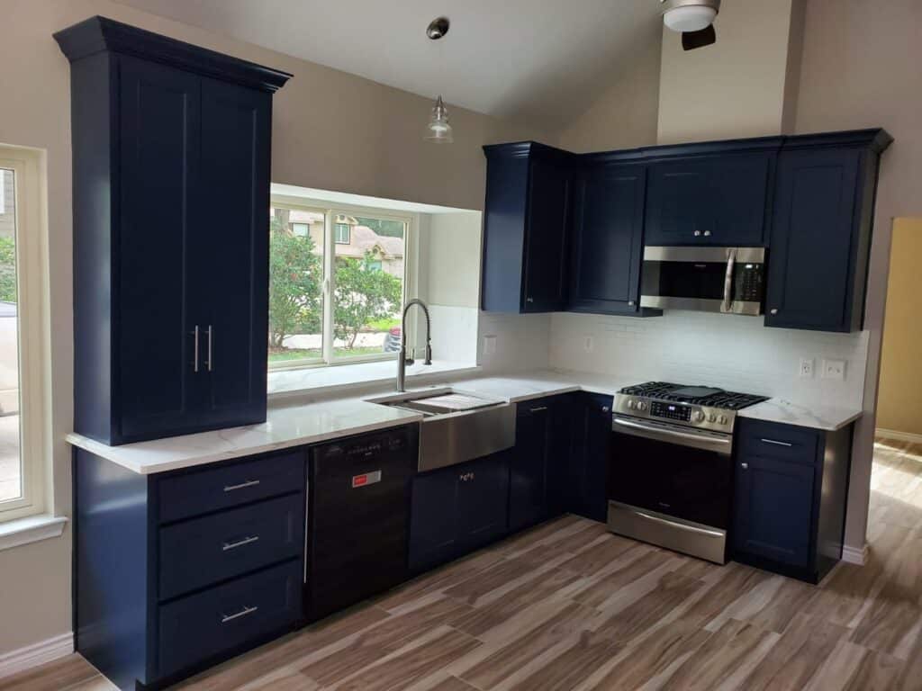 An average kitchen remodel will pay off more than a high-end renovation. According to Remodeling magazine’s Cost Vs. Value Report, a major kitchen remodel costs $68,490 and homeowners recoup $40,127, which is 58.6 percent. An upscale kitchen remodel costs $135,547, with a 53.9 percent ROI.